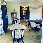 Chateau De Neyran D'hotes &