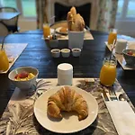 Chateau De Neyran D'hotes & 3* سولاك سور مير