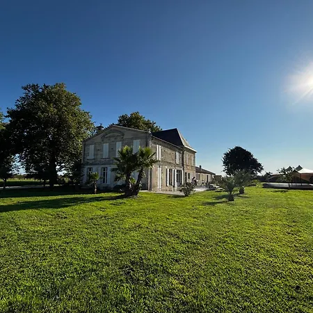 Chateau De Neyran D'hotes & 3* Soulac-sur-Mer