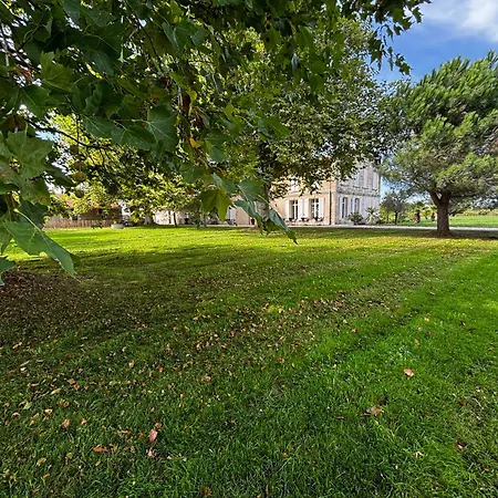 Chateau De Neyran D'hotes & 3*