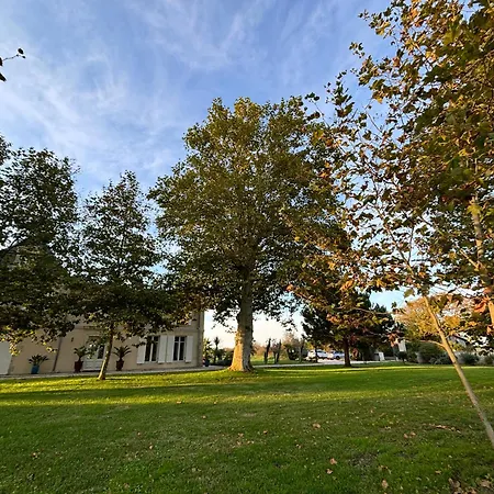 Chateau De Neyran D'hotes & 3* Soulac-sur-Mer