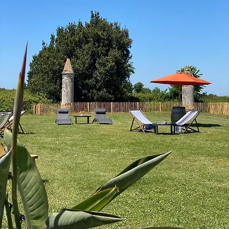 Chateau De Neyran D'hotes & 3* Soulac-sur-Mer