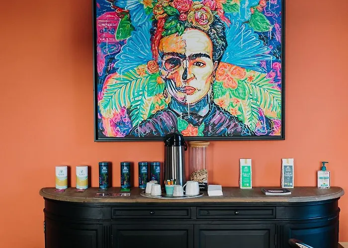 Chateau De Neyran D'hotes & 3* Soulac-sur-Mer