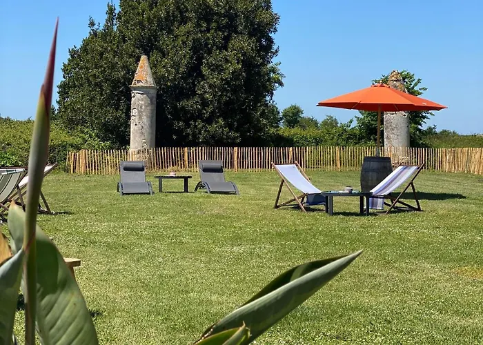 Chateau De Neyran D'hotes & 3* Soulac-sur-Mer