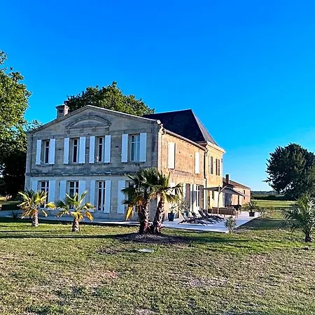 Chateau De Neyran D'hotes & Bed and breakfast Soulac-sur-Mer