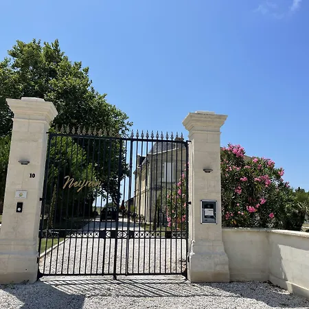 Chateau De Neyran D'hotes & 3*