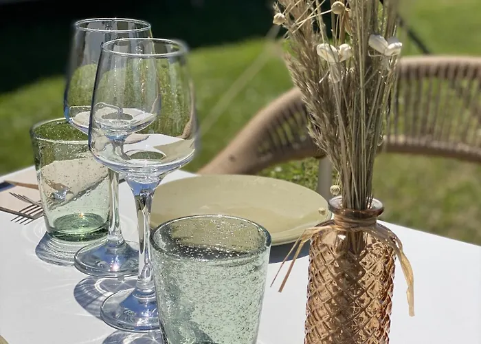 Bed & Breakfast Chateau De Neyran D'hotes & Soulac-sur-Mer