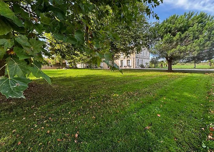 Chateau De Neyran D'hotes & 3*